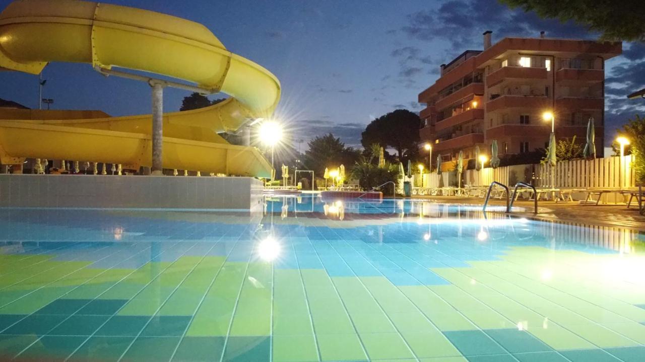 Solemare Hotel E Residence Misano Adriatico Ngoại thất bức ảnh