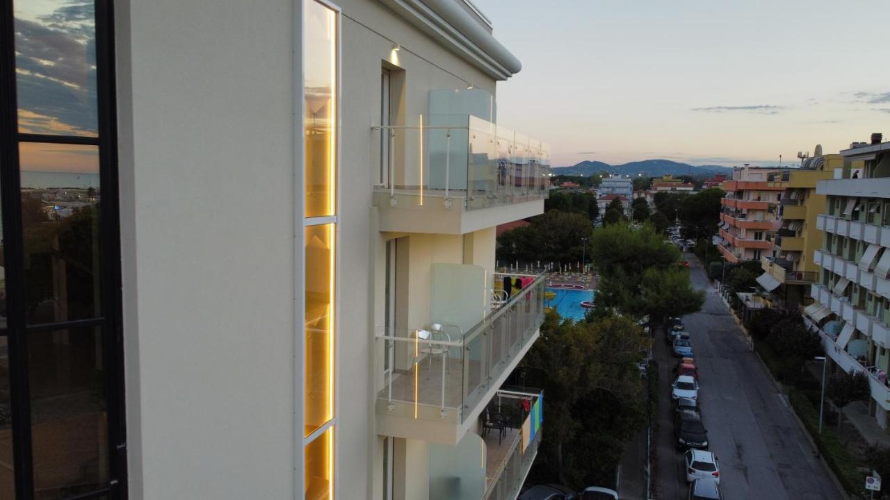 Solemare Hotel E Residence Misano Adriatico Ngoại thất bức ảnh