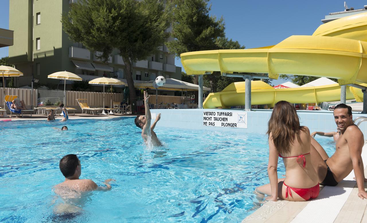 Solemare Hotel E Residence Misano Adriatico Ngoại thất bức ảnh